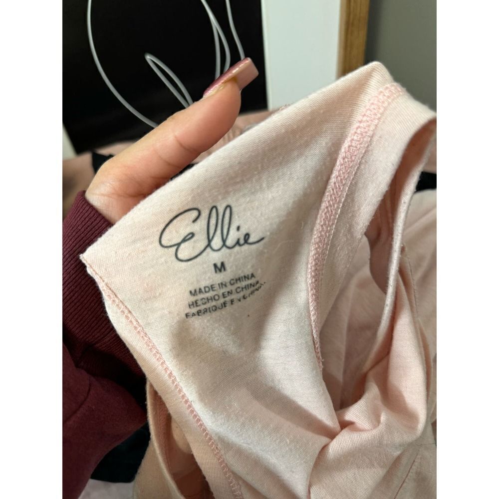 Pink top - Picture 2 of 6